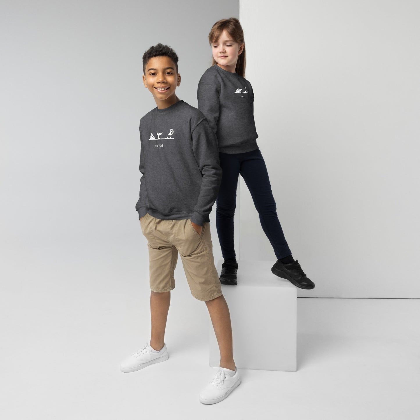 Gray sweatshirt for children aged 8/16