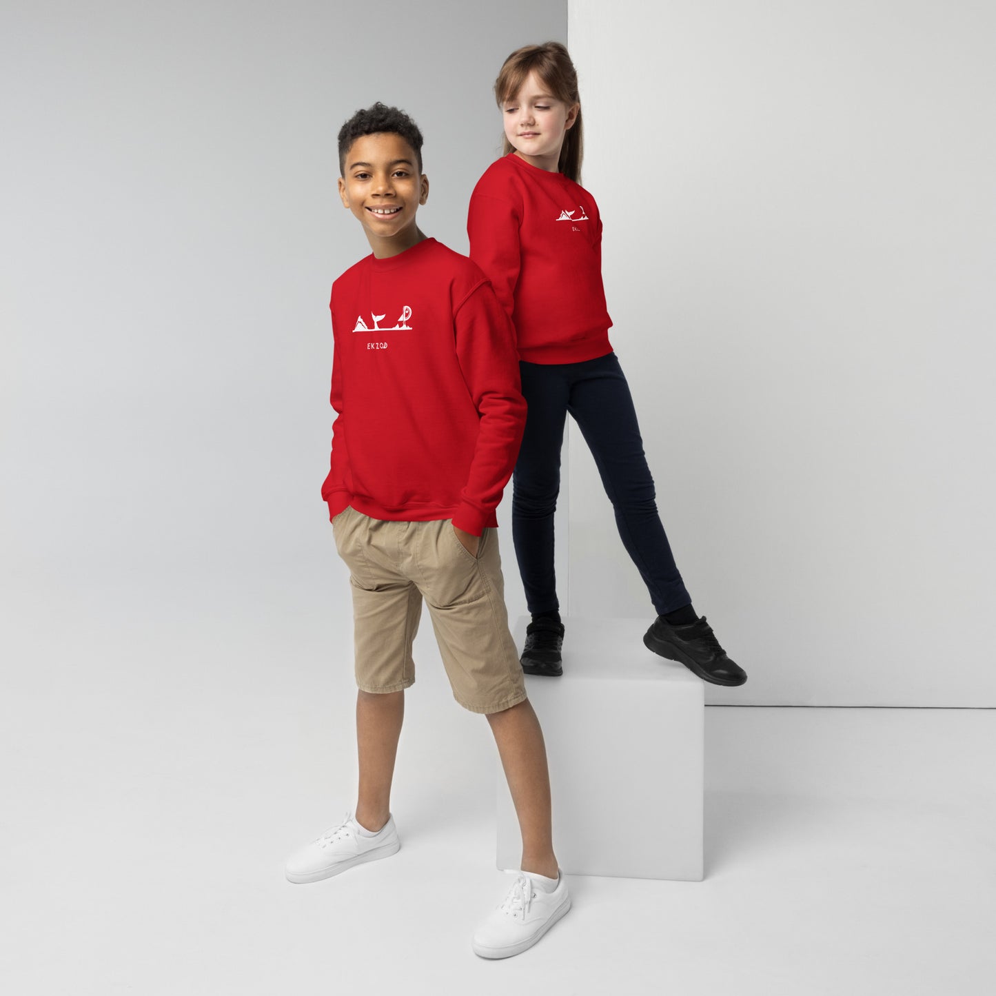 Red sweatshirt for children aged 8/16