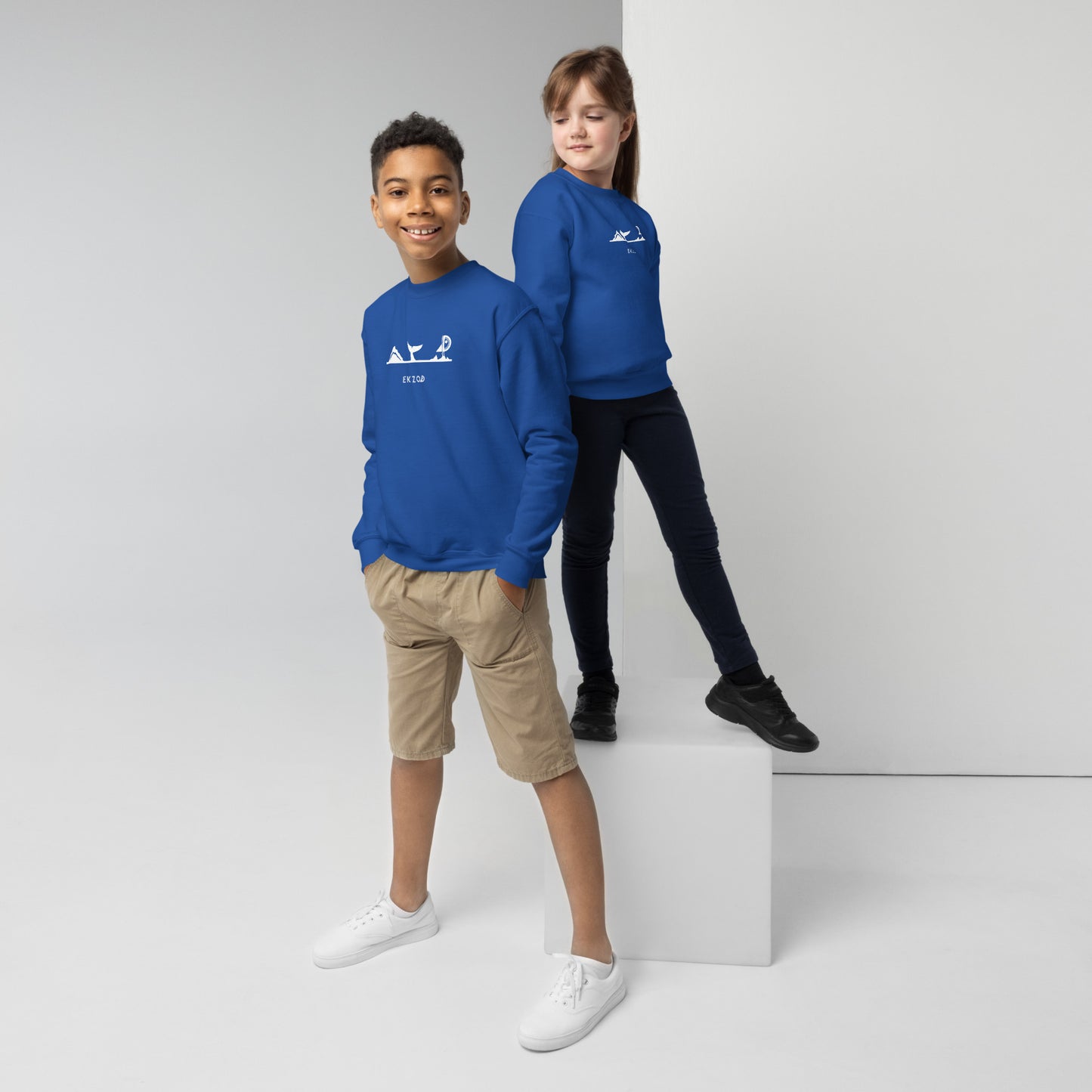 Blue sweatshirt for children aged 8/16